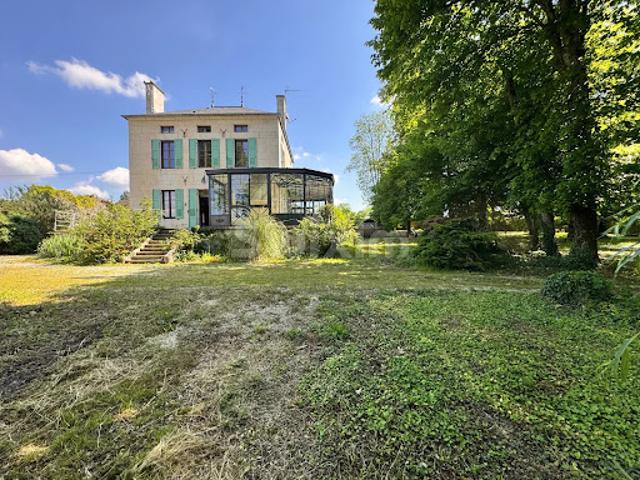 Vente Maison 7 pièces 208.43 m2 Montbard