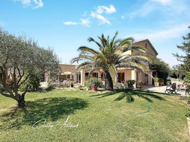 Vente Maison 7 pièces 200 m2 Meyrargues