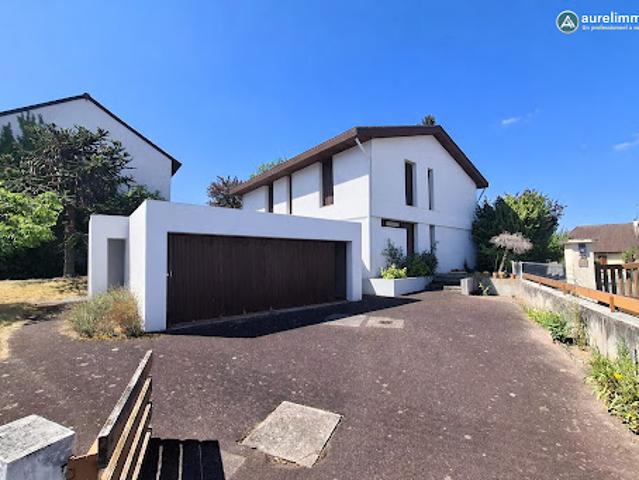 Vente Maison 7 pièces 200 m2 Montluçon
