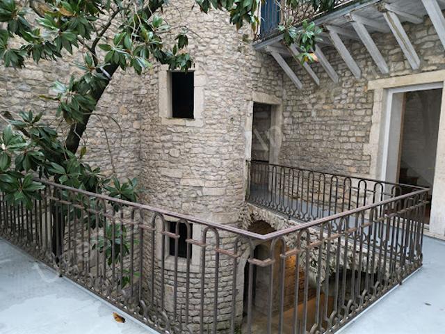 Vente Maison 7 pièces 200 m2 Nimes