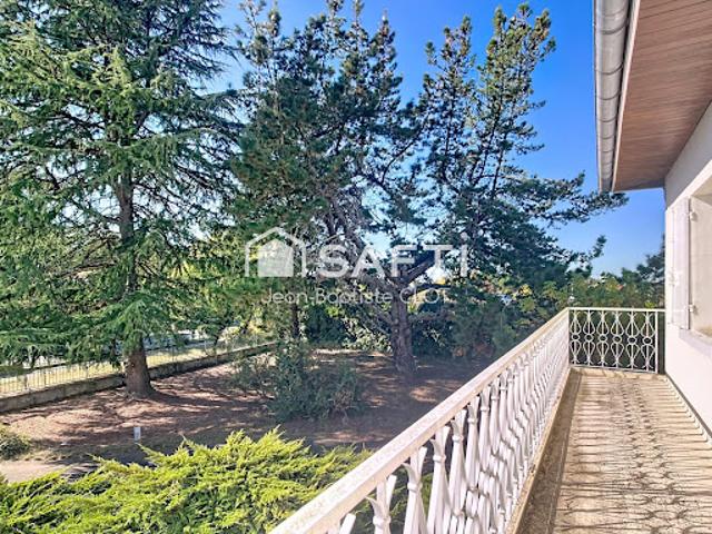 Vente Maison 7 pièces 200 m2 Béguey
