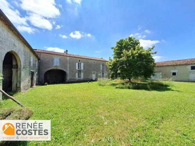 Vente Maison 7 pièces 200 m2 Rouillac