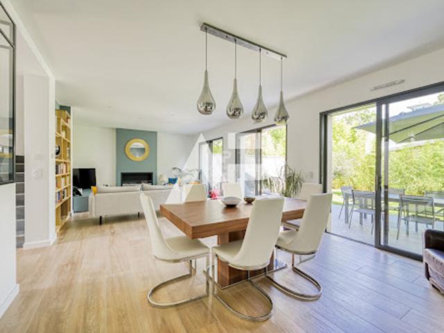 Vente Maison 7 pièces 200 m2 Sevres