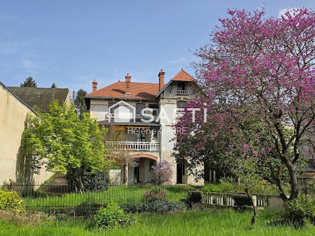 Vente Maison 7 pièces 200 m2 Vierzon
