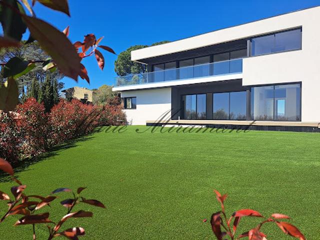 Vente Maison 7 pièces 200 m2 Villeneuve les avignon