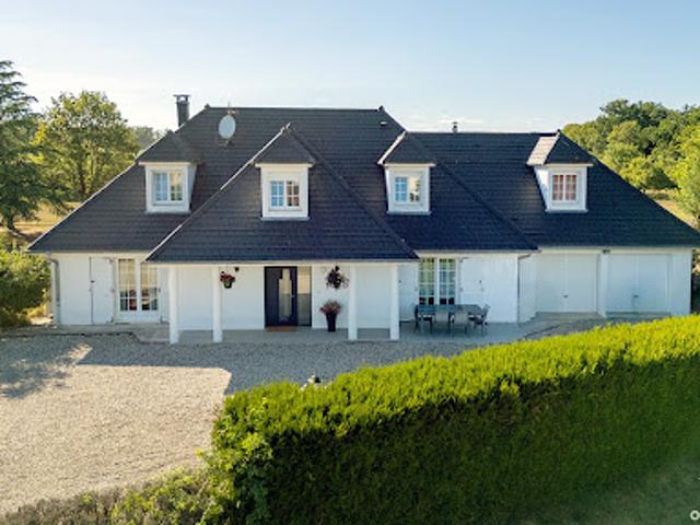 Vente Maison 7 pièces 201 m2 Aulx lès Cromary