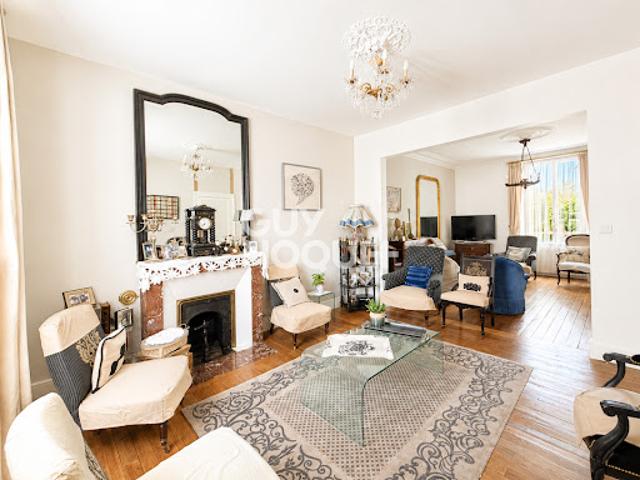 Vente Maison 7 pièces 203 m2 Bourges