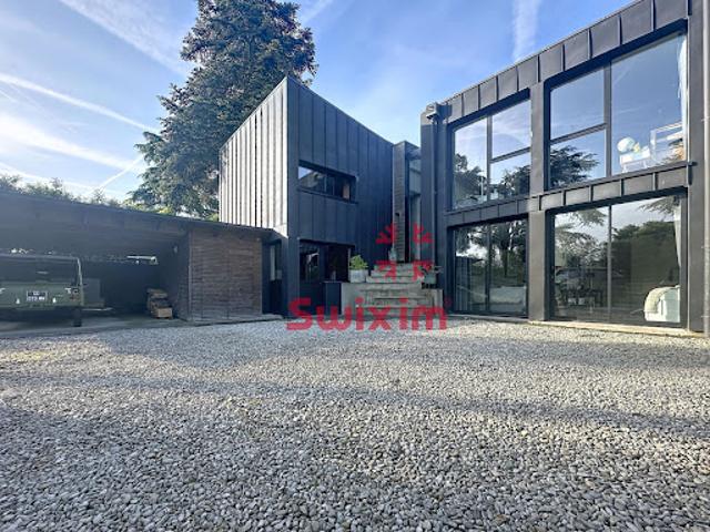 Vente Maison 7 pièces 214 m2 Montfort l'Amaury
