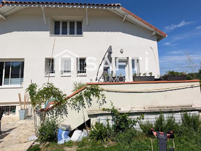 Vente Maison 7 pièces 214 m2 Saint Vite