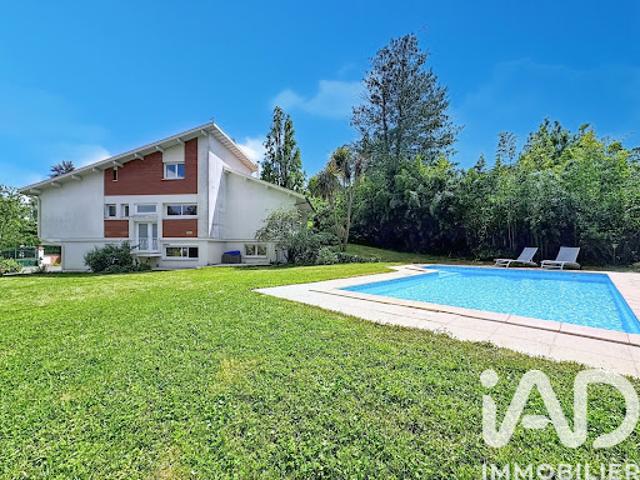 Vente Maison 7 pièces 215 m2 Auzeville Tolosane