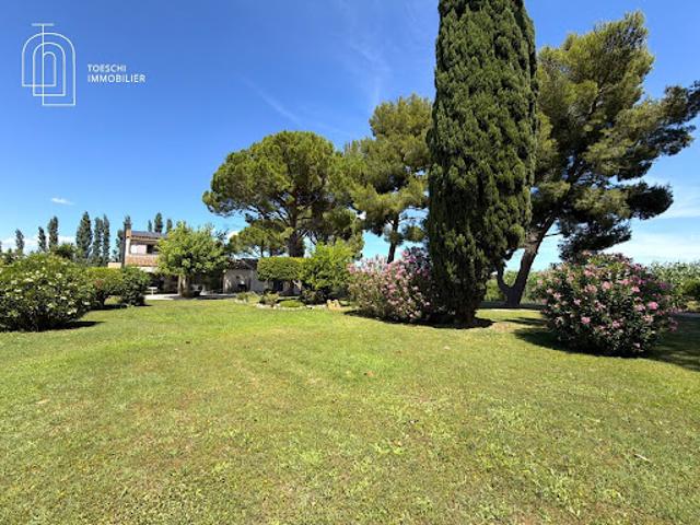 Vente Maison 7 pièces 215 m2 Arles