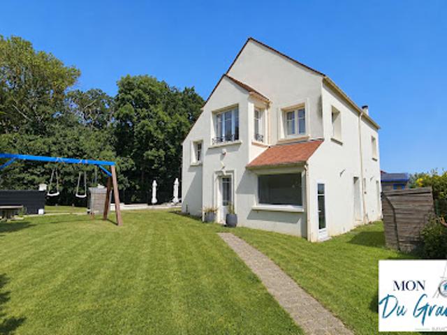 Vente Maison 7 pièces 215 m2 Saint Cyr l'Ecole