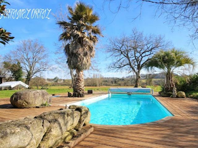 Vente Maison 7 pièces 215 m2 Vic Fezensac