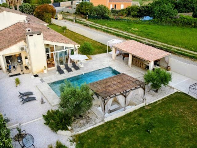 Vente Maison 7 pièces 216 m2 Plaissan