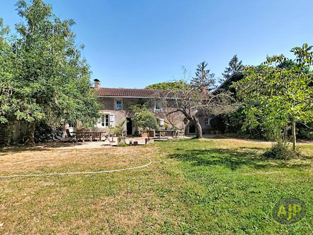 Vente Maison 7 pièces 216.29 m2 Vieillevigne