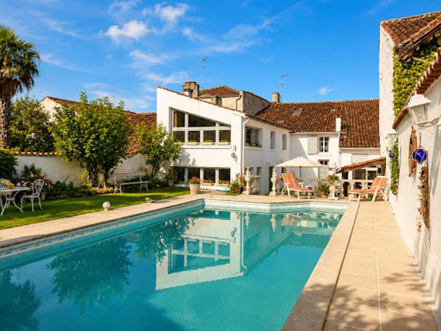 Vente Maison 7 pièces 217 m2 Matha