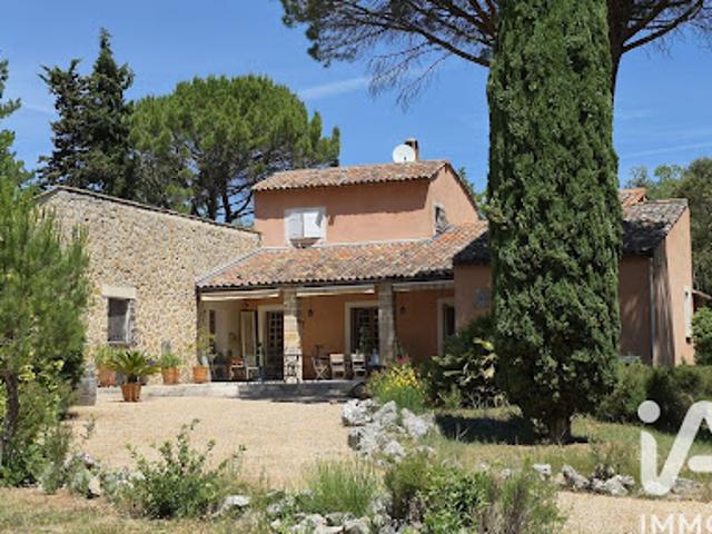 Vente Maison 7 pièces 210 m2 Régusse