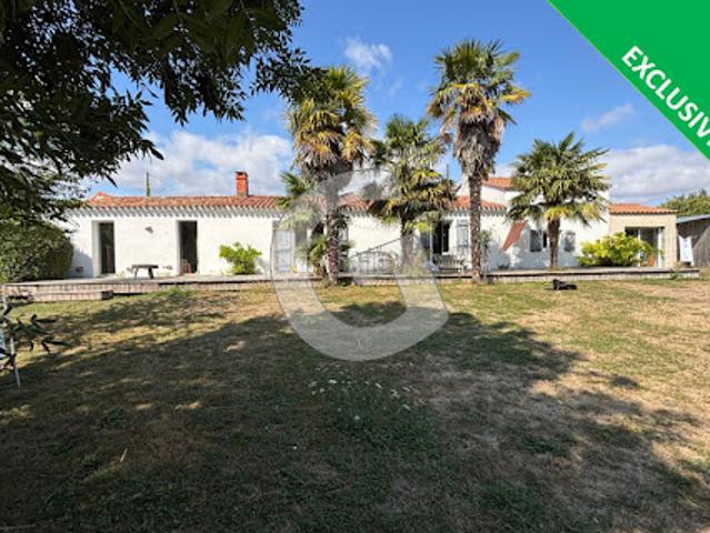 Vente Maison 7 pièces 219.65 m2 Longeville sur Mer