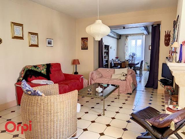 Vente Maison 7 pièces 210 m2 Montmarault