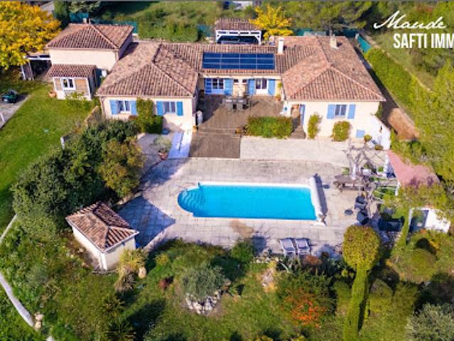Vente Maison 7 pièces 210 m2 Néoules