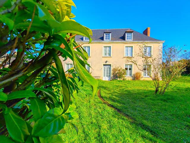 Vente Maison 7 pièces 210 m2 Baugé en Anjou