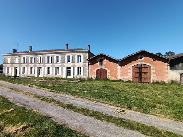 Vente Maison 7 pièces 210 m2 Campugnan