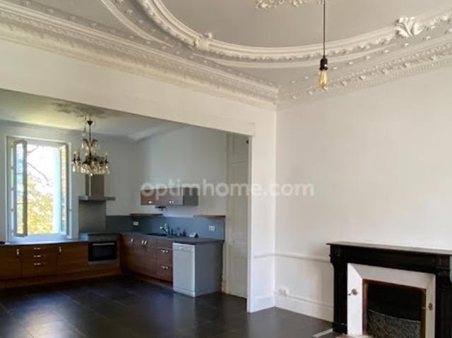 Vente Maison 7 pièces 210 m2 Ruelle sur Touvre
