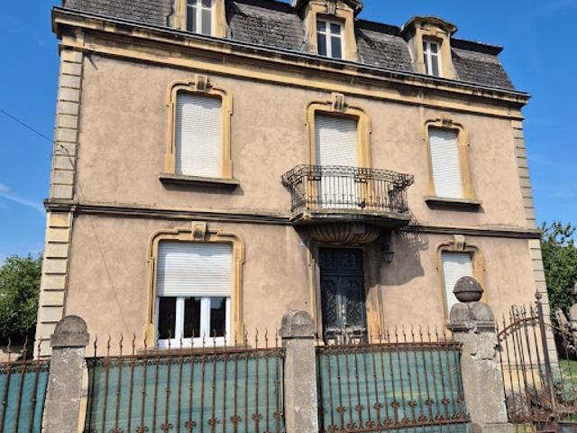 Vente Maison 7 pièces 210 m2 Uckange