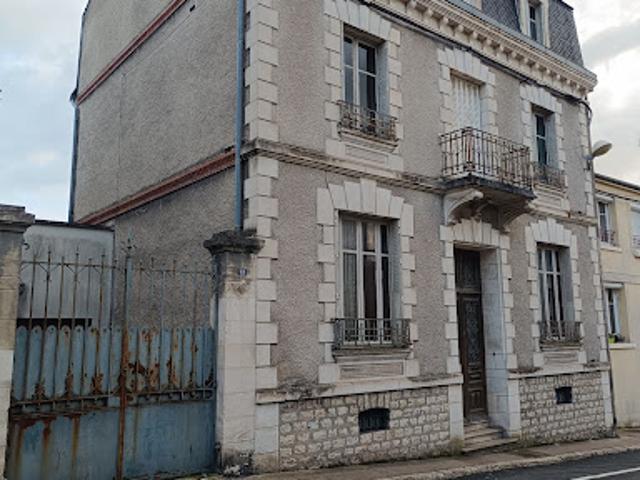 Vente Maison 7 pièces 210 m2 Vierzon
