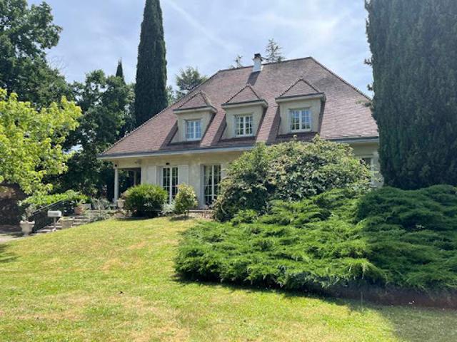 Vente Maison 7 pièces 211 m2 Castelsarrasin