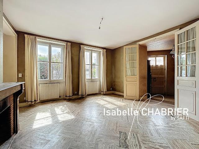 Vente Maison 7 pièces 212 m2 Durtal