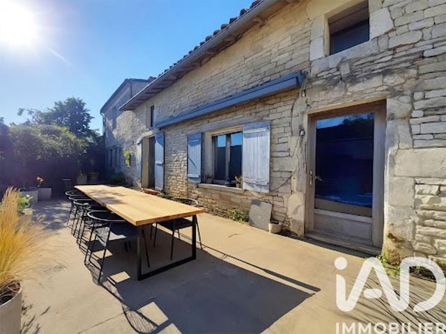 Vente Maison 7 pièces 212 m2 Prissé la Charrière
