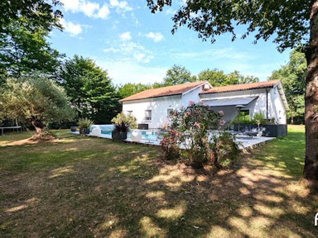 Vente Maison 7 pièces 212 m2 Saint Sulpice et Cameyrac