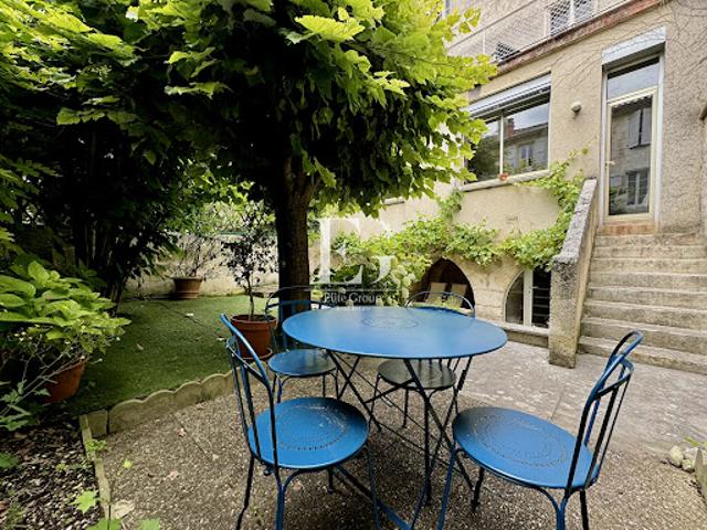 Vente Maison 7 pièces 213 m2 Angouleme