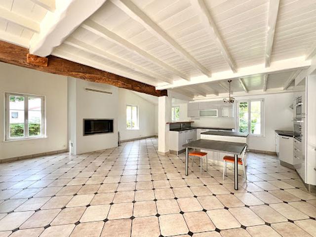 Vente Maison 7 pièces 225 m2 Breuillet