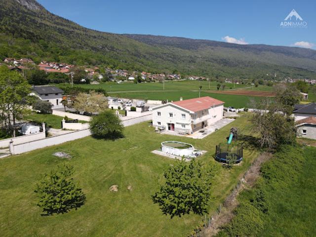 Vente Maison 7 pièces 226 m2 Collonges