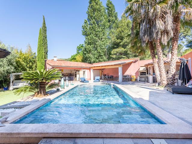 Vente Maison 7 pièces 226 m2 La couronne carro
