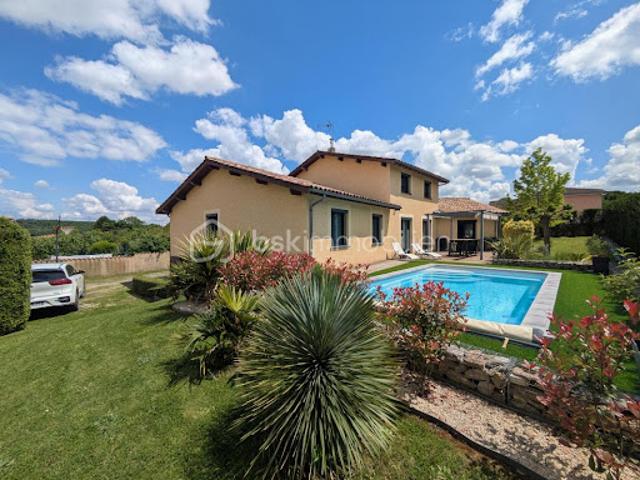 Vente Maison 7 pièces 226 m2 Pavie