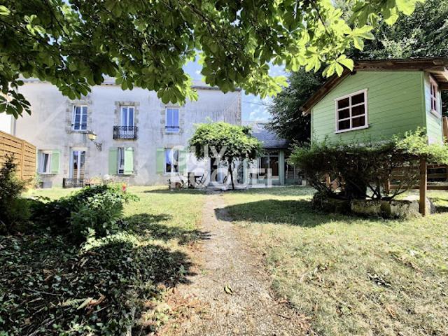 Vente Maison 7 pièces 220 m2 Neuville aux Bois