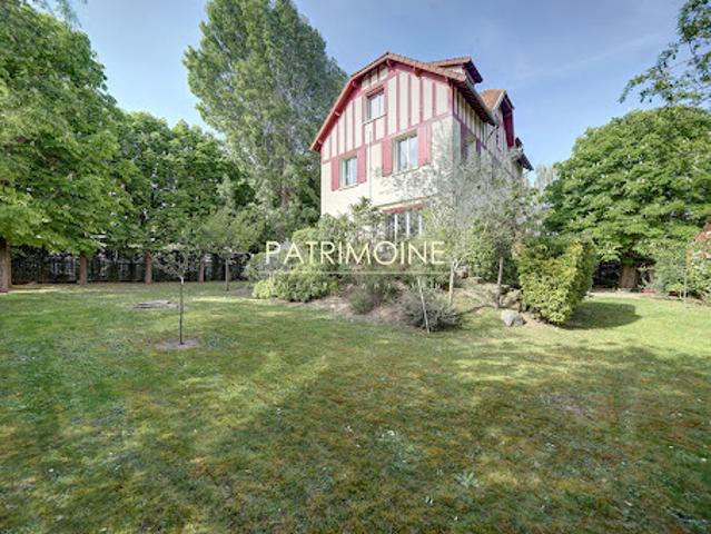 Vente Maison 7 pièces 220 m2 Rueil Malmaison