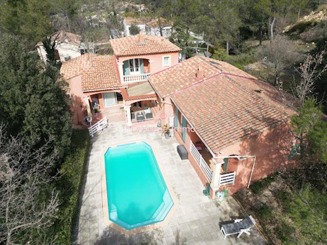 Vente Maison 7 pièces 220 m2 Rocbaron