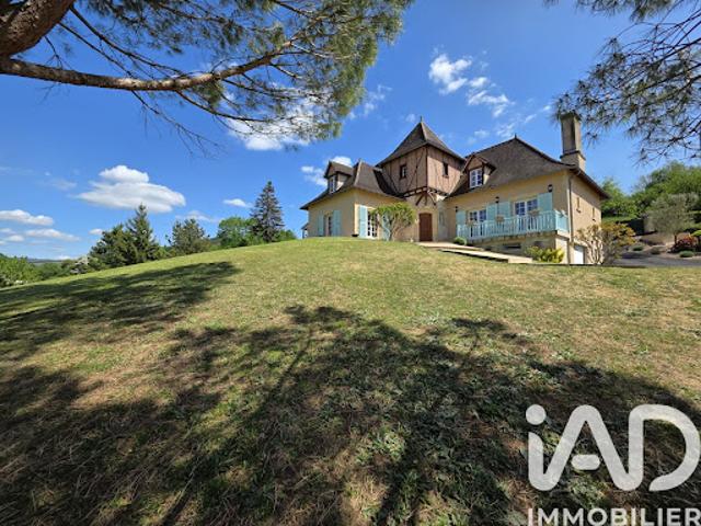 Vente Maison 7 pièces 220 m2 Saint Céré