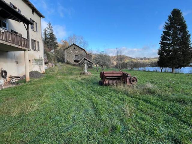 Vente Maison 7 pièces 235 m2 Livinhac le Haut