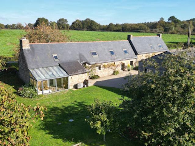 Vente Maison 7 pièces 239 m2 Plumergat