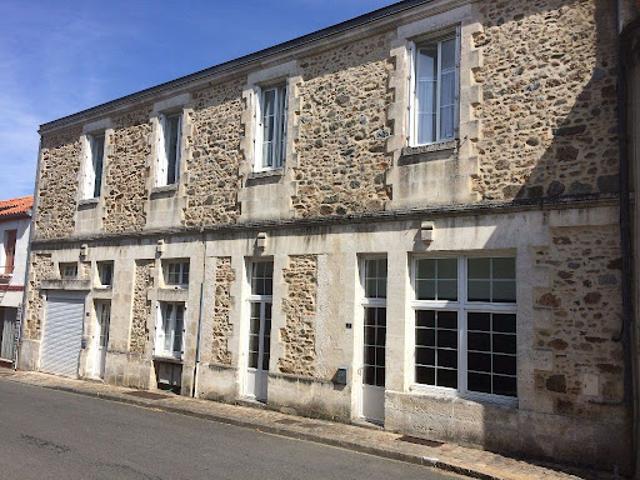 Vente Maison 7 pièces 230 m2 Massignac