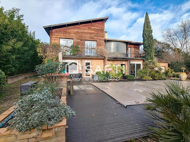 Vente Maison 7 pièces 230 m2 Auzeville Tolosane