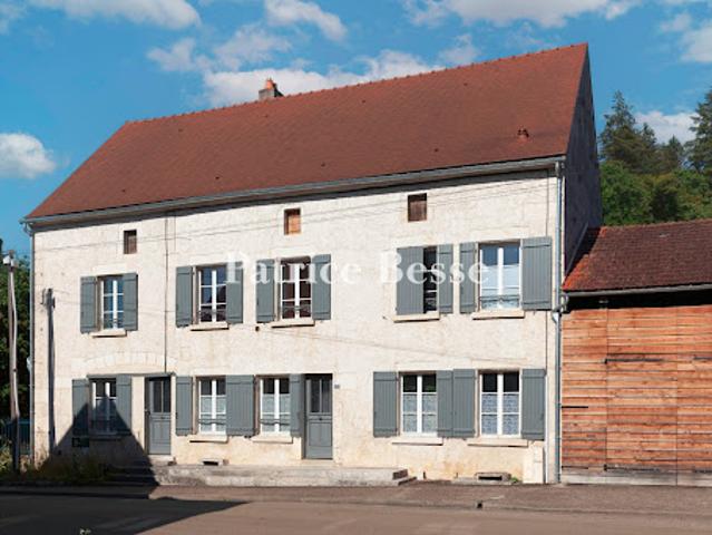 Vente Maison 7 pièces 230 m2 Châtel Censoir