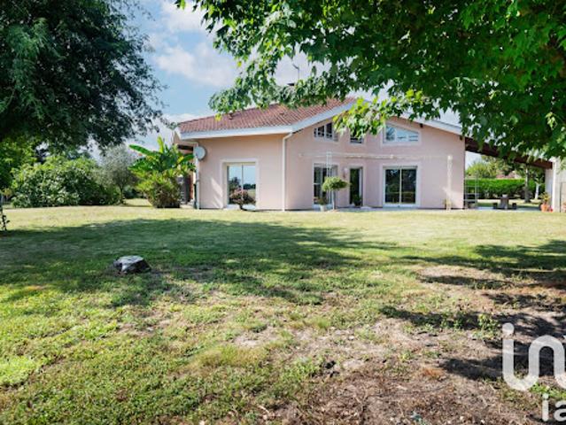 Vente Maison 7 pièces 230 m2 Hagetmau