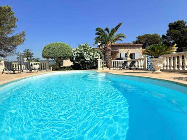 Vente Maison 7 pièces 245 m2 Peymeinade