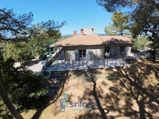Vente Maison 7 pièces 246 m2 Sainte Anastasie